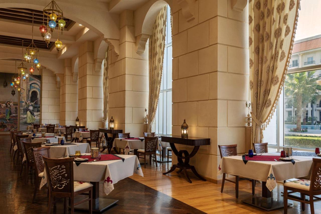The St Regis New Capital Cairo Hotel Eksteriør billede The restaurant