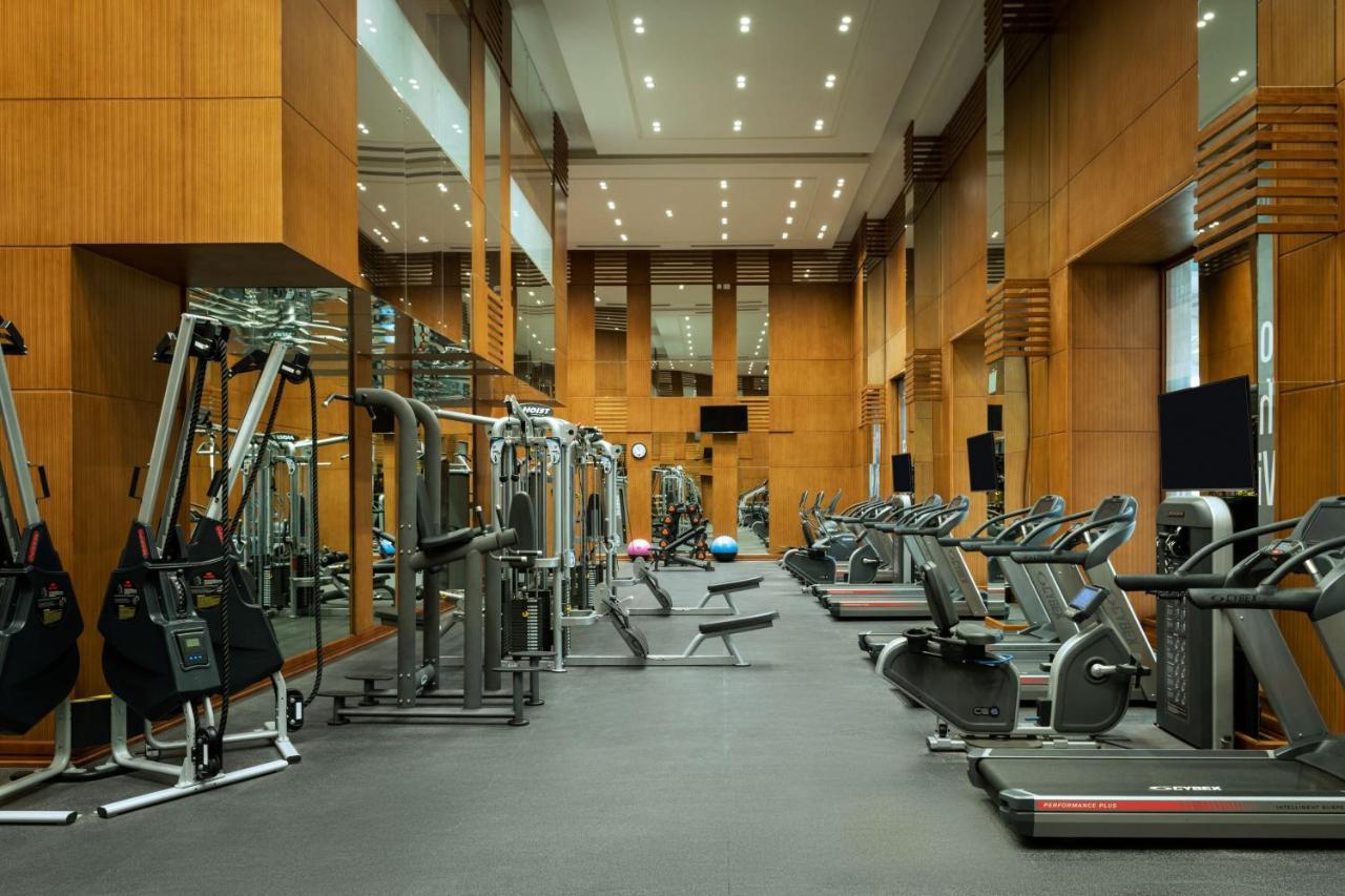 The St Regis New Capital Cairo Hotel Eksteriør billede The gym at The Dorchester