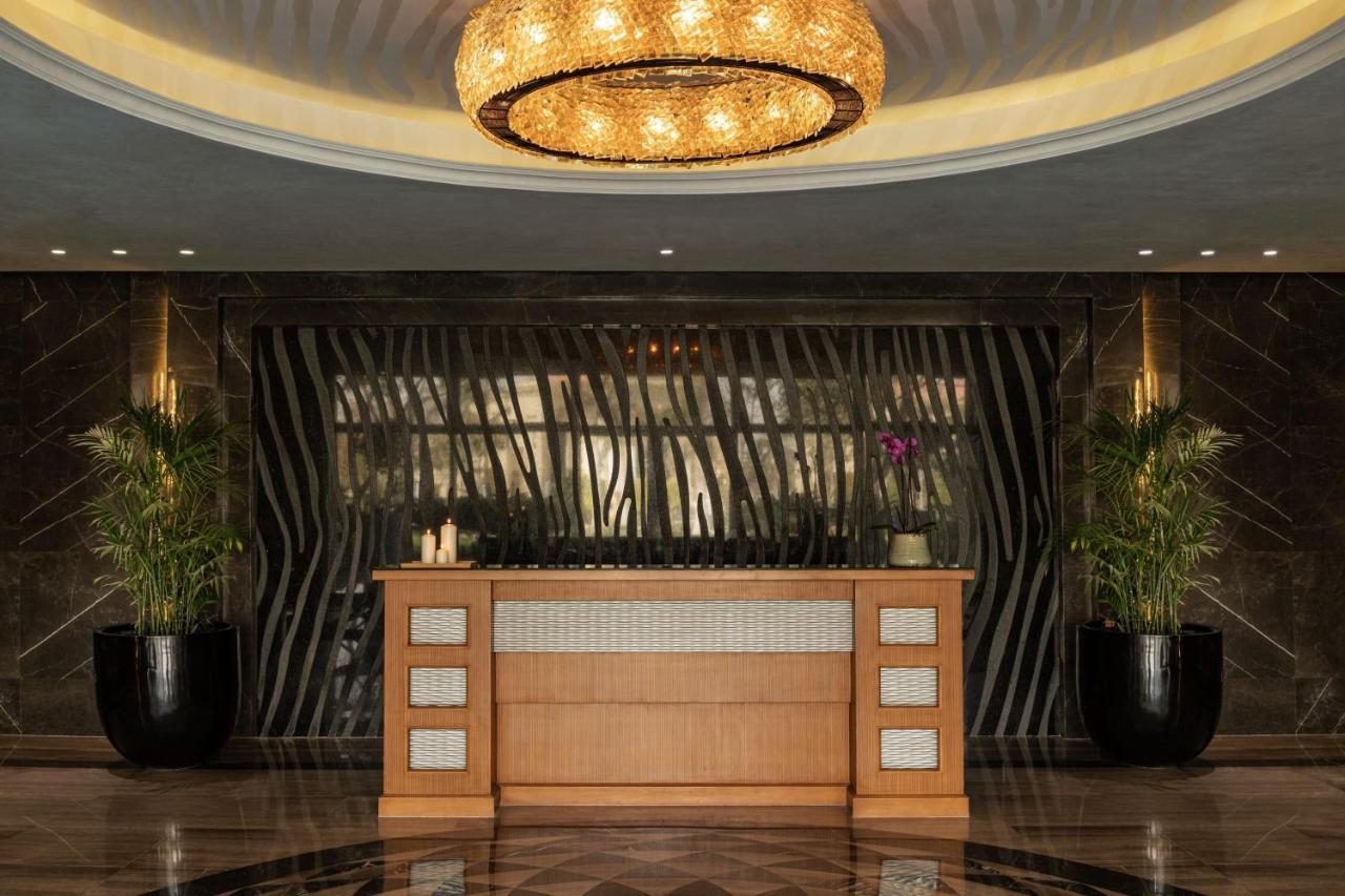 The St Regis New Capital Cairo Hotel Eksteriør billede The lobby of the hotel