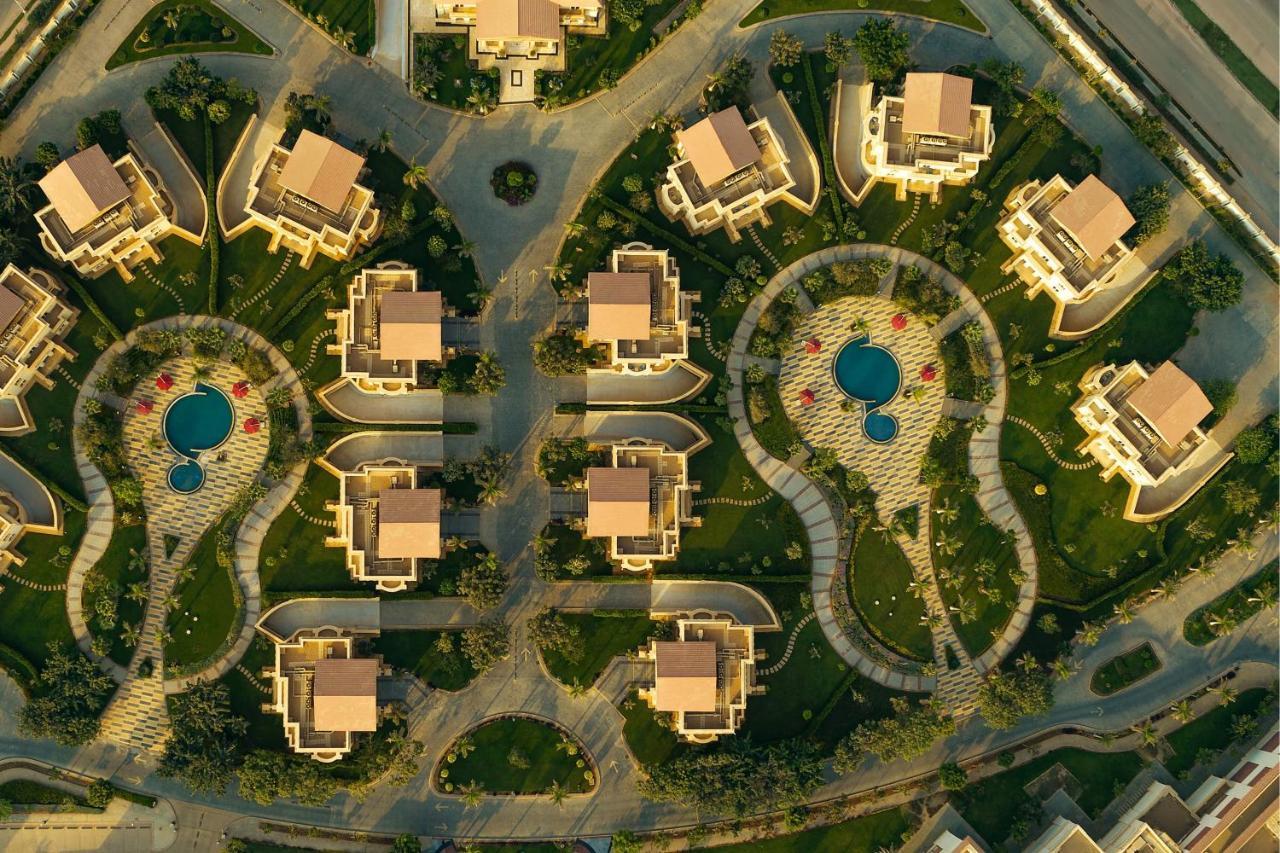The St Regis New Capital Cairo Hotel Eksteriør billede Aerial view of a residential neighborhood in the city of El Alamein