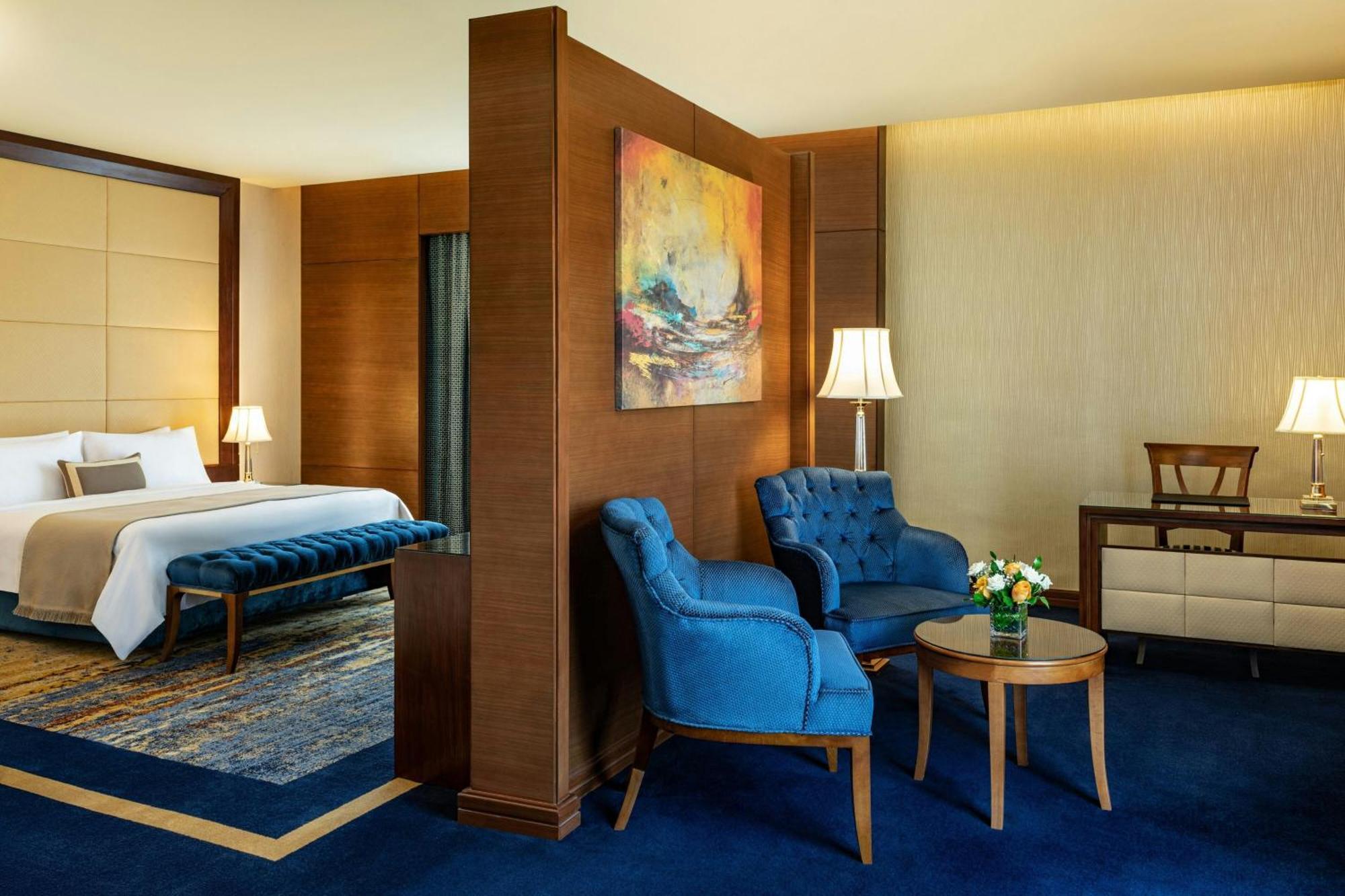 The St Regis New Capital Cairo Hotel Eksteriør billede A suite at the hotel