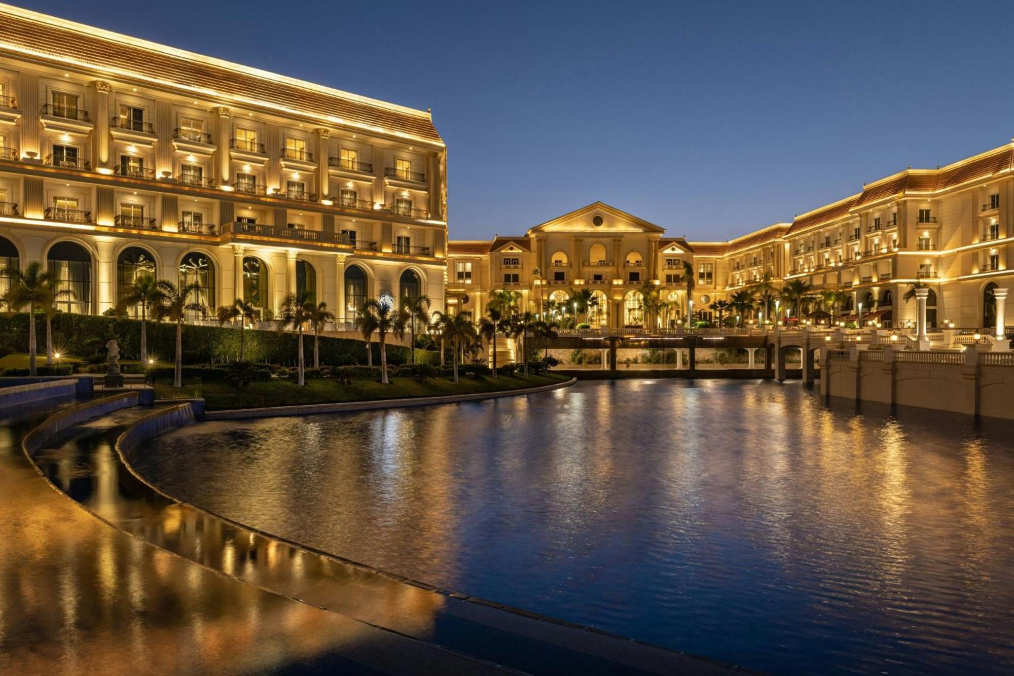The St Regis New Capital Cairo Hotel Eksteriør billede The St Regis Cairo